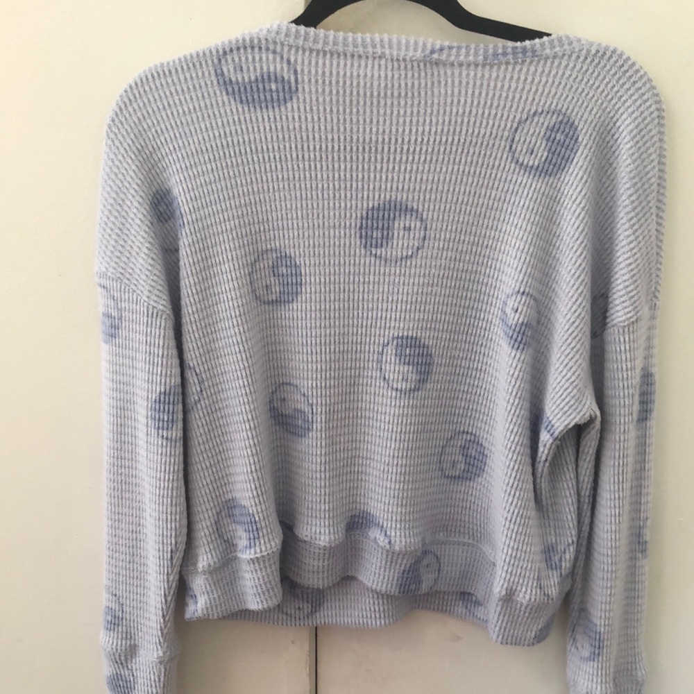 Blue yin-yang waffle knit long sleeve - Picture 2 of 2